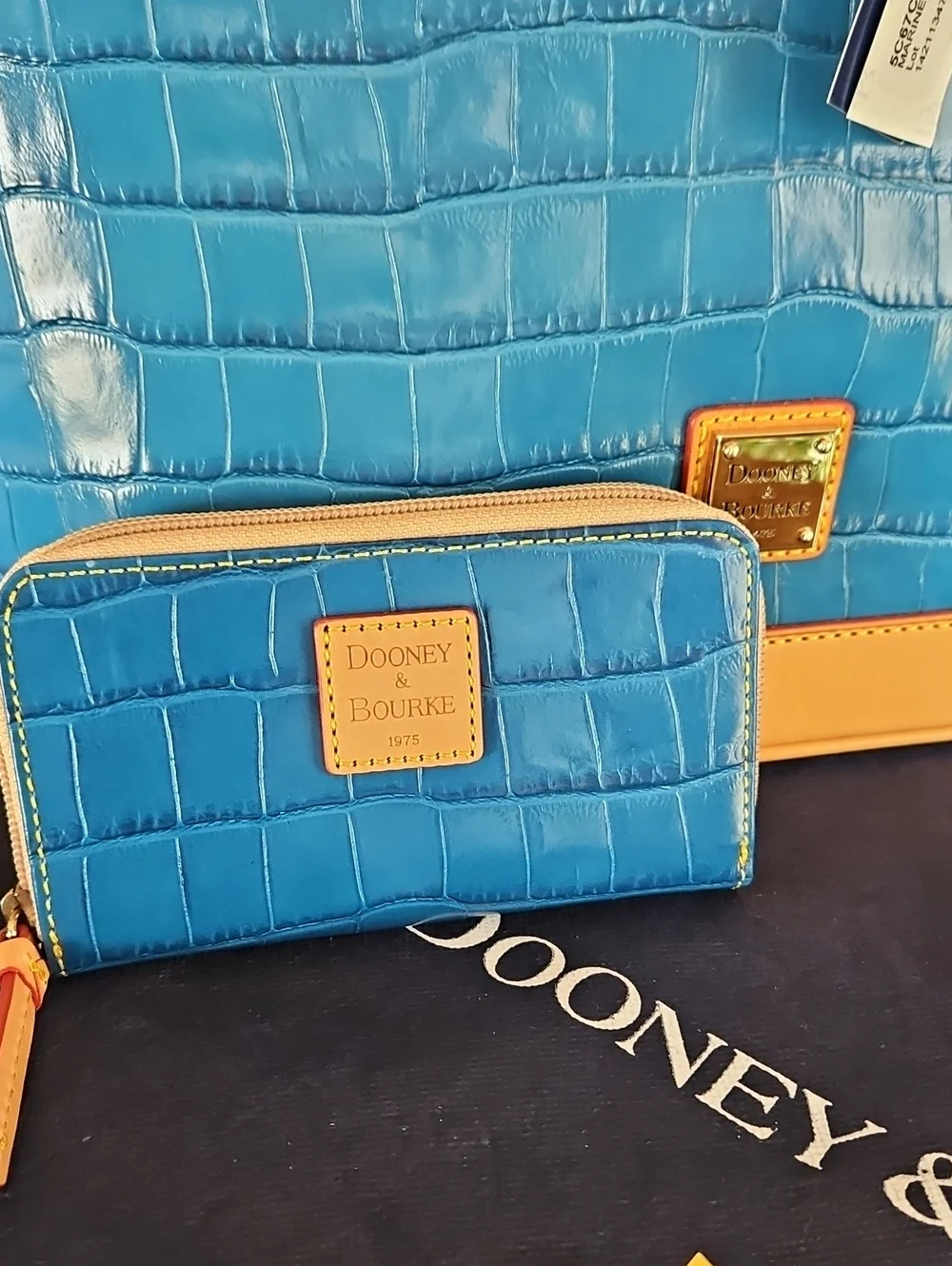 Dooney & Bourke make statement